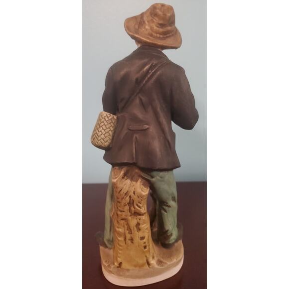 Vintage Old Man Figurine With Pipe Leaning Against Stump - Picture 2 of 8